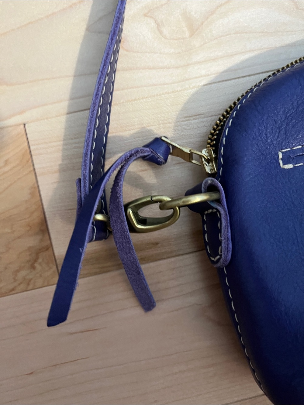 Portland Leather Eclipse Crossbody Bag - Genuine Leather - Picture 3 of 10